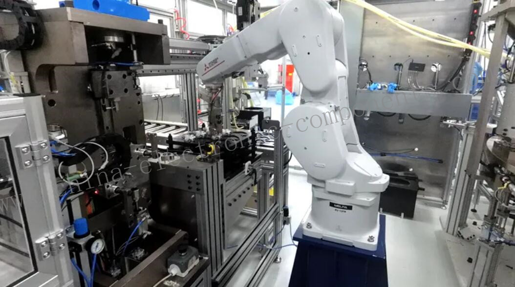 APOLLO BRANCH XIAMEN RUIDA equipment workshop ROBOT.jpg